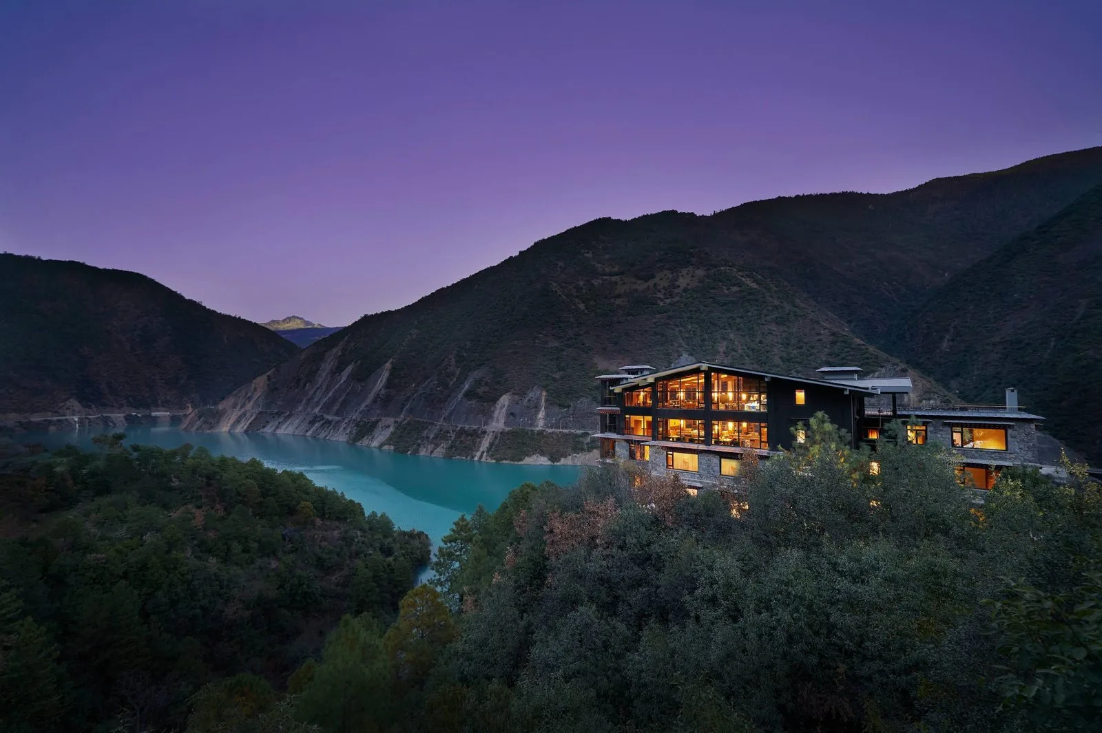 songtsam lodge cizhong by mekong river